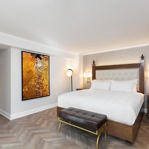 Luxury King Room
